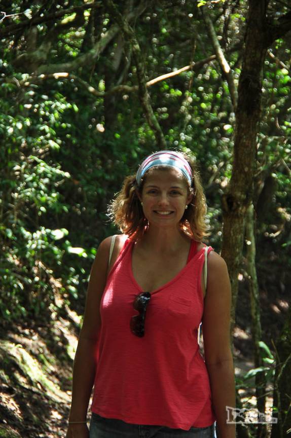 Caminhando para a Praia vermelha, no caminho entre a Praia do Rosa (Imbituba) e a Praia da Ferrugem (Garopaba), no litoral sul de Santa Catarina